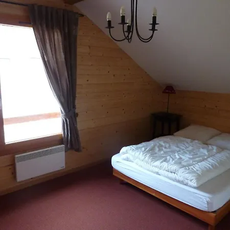 Dağ evi Cosy Chalet In Li Zey With Countryside Views Liézey